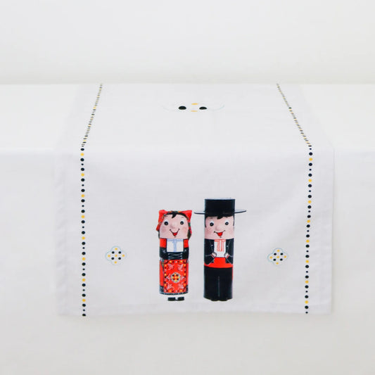 Manel and Maria table runner