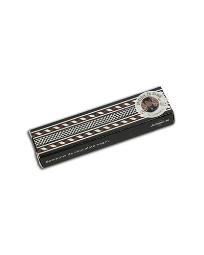 Chocolate Avianense ou Bombons Imperior, mais de um século de tradição da Avianense, unindo sabor, arte e identidade minhota num tributo à cidade de Viana do Castelo. Cada tablete de chocolate Avianenese e bombom é uma expressão de cultura, memória e doçura que resiste ao tempo.