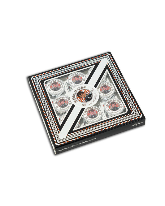 Chocolate Avianense ou Bombons Imperior, mais de um século de tradição da Avianense, unindo sabor, arte e identidade minhota num tributo à cidade de Viana do Castelo. Cada tablete de chocolate Avianenese e bombom é uma expressão de cultura, memória e doçura que resiste ao tempo.