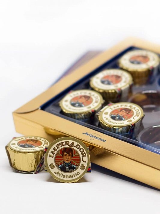 Chocolate Avianense ou Bombons Imperior, mais de um século de tradição da Avianense, unindo sabor, arte e identidade minhota num tributo à cidade de Viana do Castelo. Cada tablete de chocolate Avianenese e bombom é uma expressão de cultura, memória e doçura que resiste ao tempo.