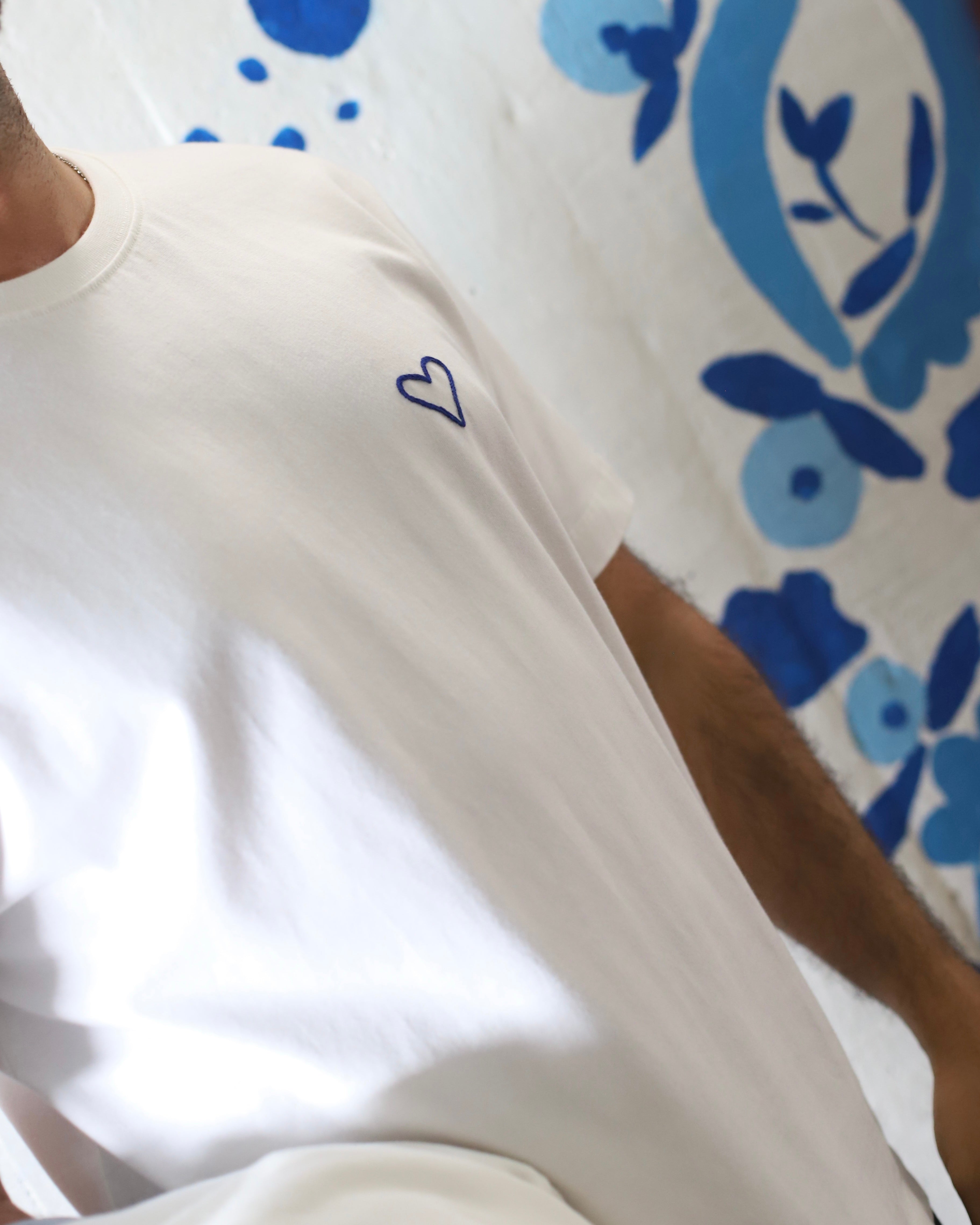 T-shirt d'Agonia - Bordada à mão